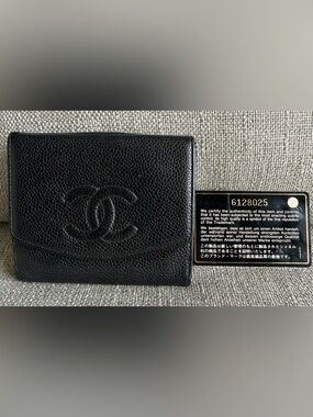 CHANEL Black Caviar Leather CC Bifold Wallet w/ Authenticity Card Vintage